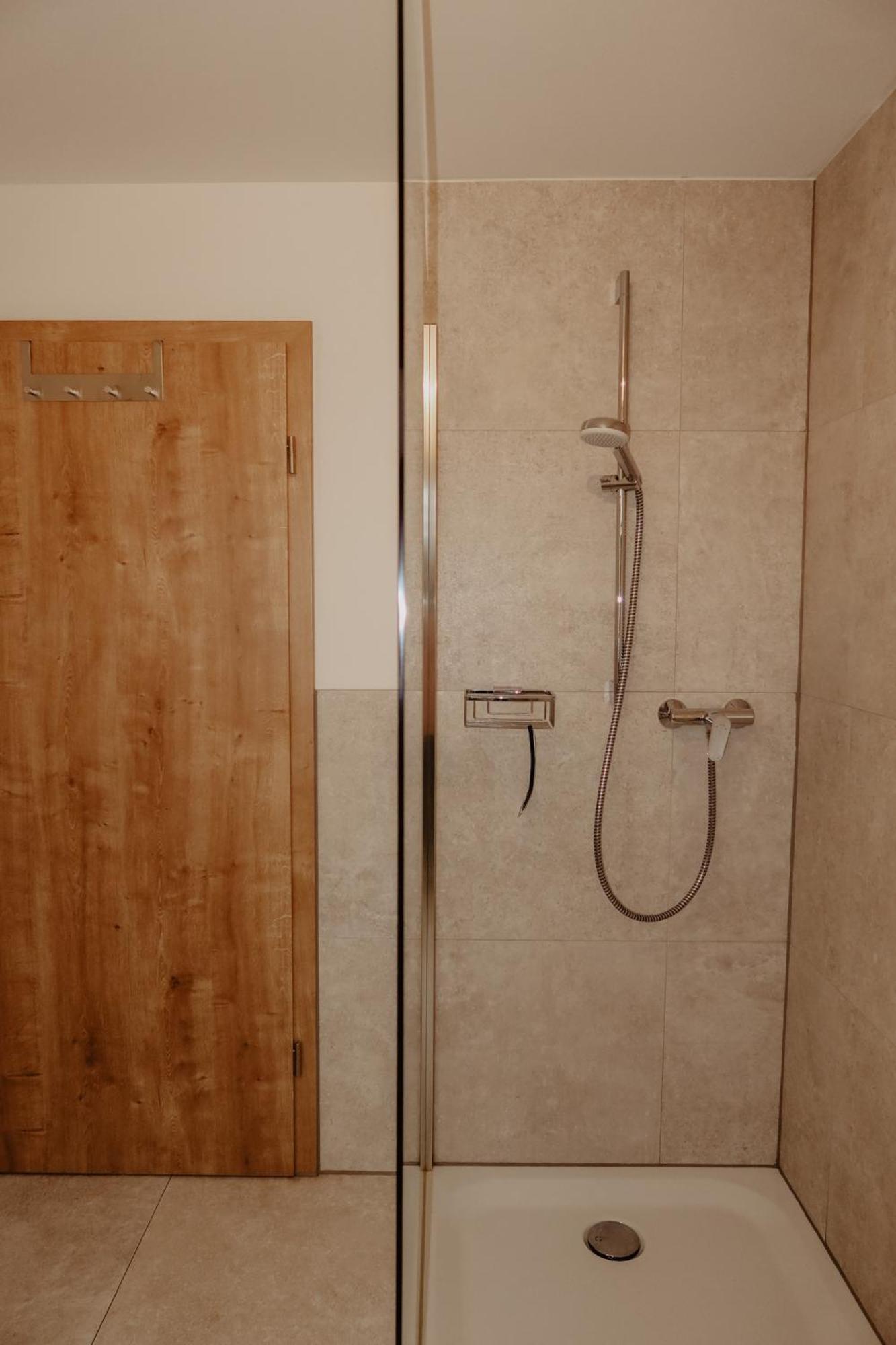 Ferienwohnung/Arbeiterwohnung Kampenwand Рордорф Екстер'єр фото
